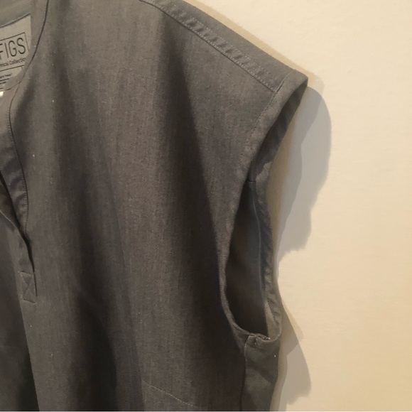 FIGS Graphite Rafaela Oversized Sleeveless Scrub Top Size Medium - Picture 9 of 13